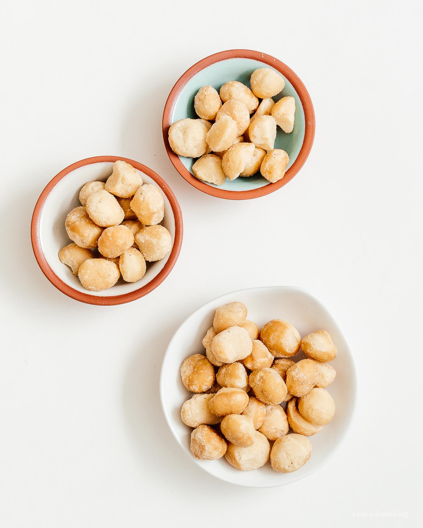 Satisfying crunchy, savory, delicious low carb snacks and snack recipes: the best 9 low carb snacks you can make and buy #keto #ketofriendly #lowcarb #snacks #recipes