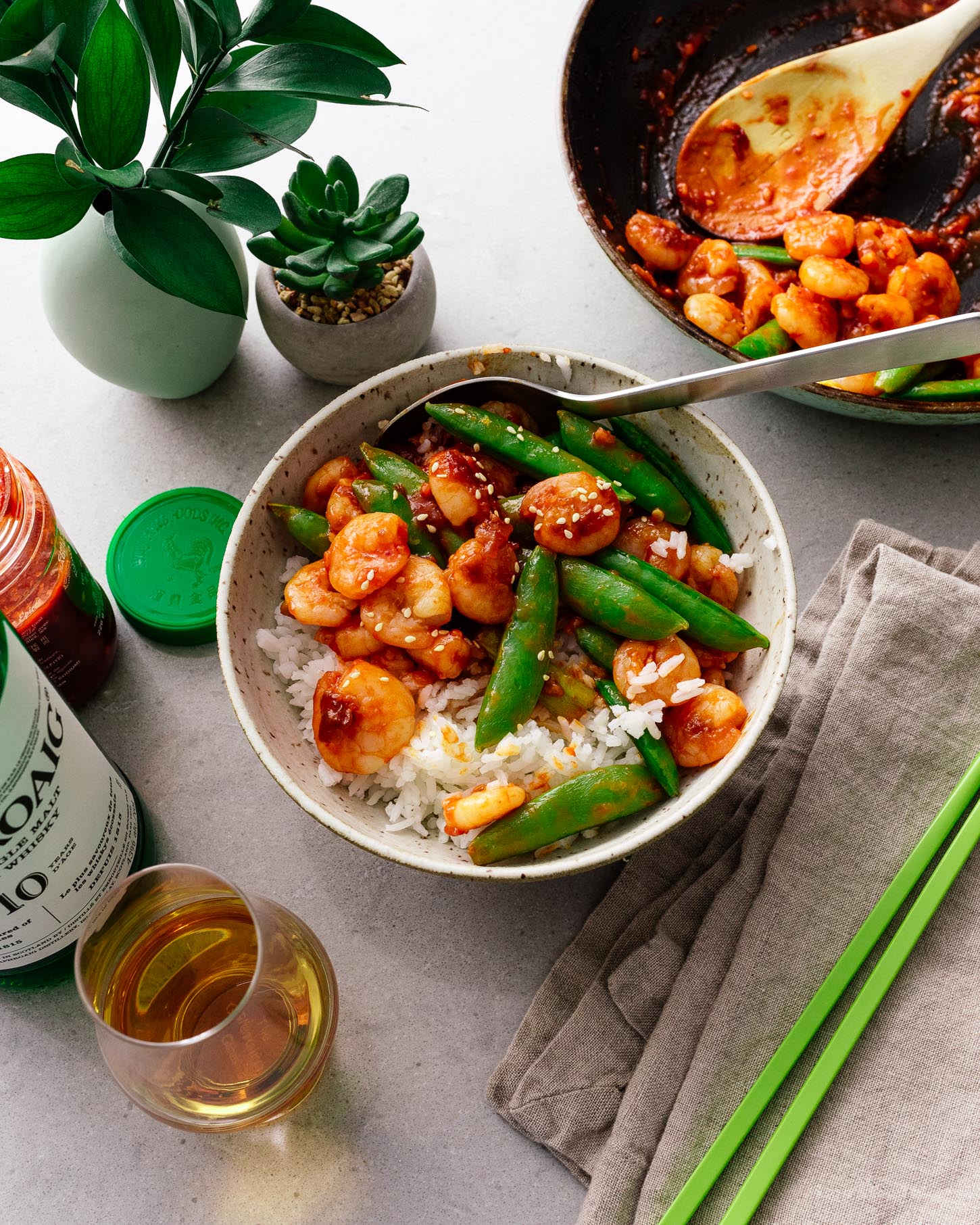 15 Minute Spicy Shrimp and Snap Pea Stir Fry · i am a food blog