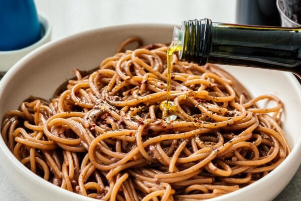 red wine spaghetti finished with olive oil | www.iamafoodblog.com